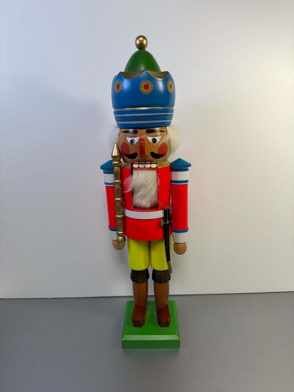 Vintage Steinbach German Nutcracker King with Blue Sunburst Crown‎